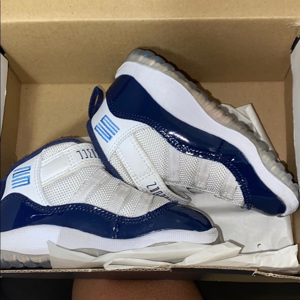 Sneakers - Picture 3 of 3